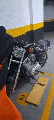 HARLEY-DAVIDSON SPORTSTER XL 883 